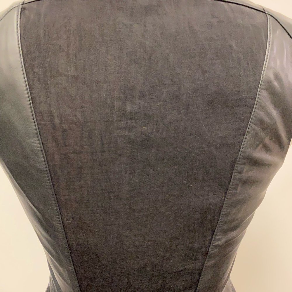 ROBERT RODRIGUEZ SLEEVELESS V NECK PEPLUM LEATHER TOP - Picture 5 of 8